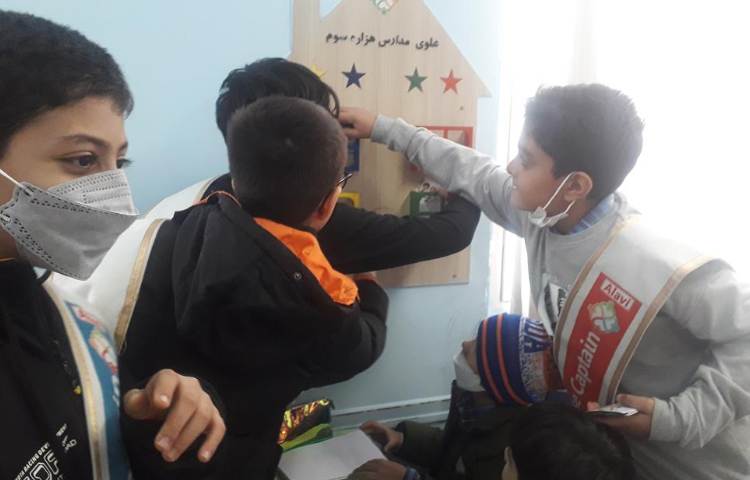 جمع آوری امتیازهای طرح چهارخانه هفته اول بهمن ماه دبستان علوی 4