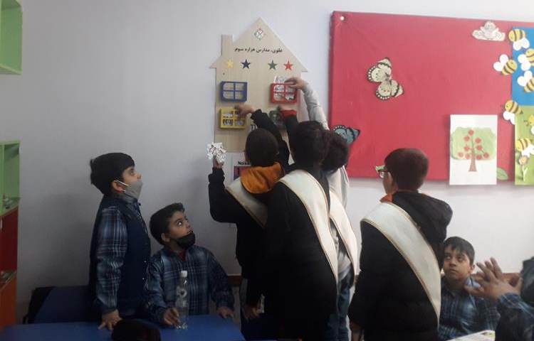 جمع آوری امتیازهای طرح چهارخانه هفته اول بهمن ماه دبستان علوی 7