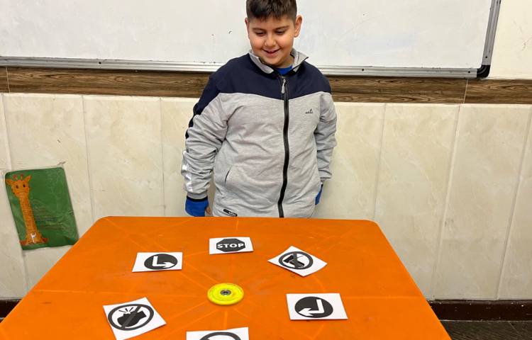 جمله سازی با ساختار must/mustn't 6