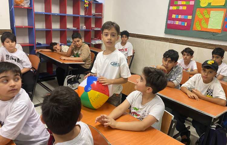 جمله‌سازی درمورد کشورها با بازی گروهی