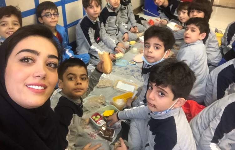 جهت تفهیم نشانه (ص) دانش‌اموزان صبحانه سلامت میل کردند 4