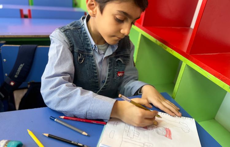 حاجی فیروز درخیابان 3