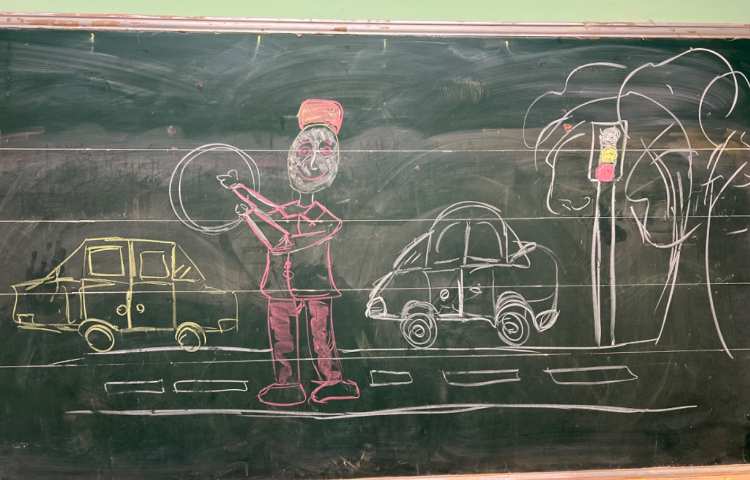 حاجی فیروز درخیابان 4