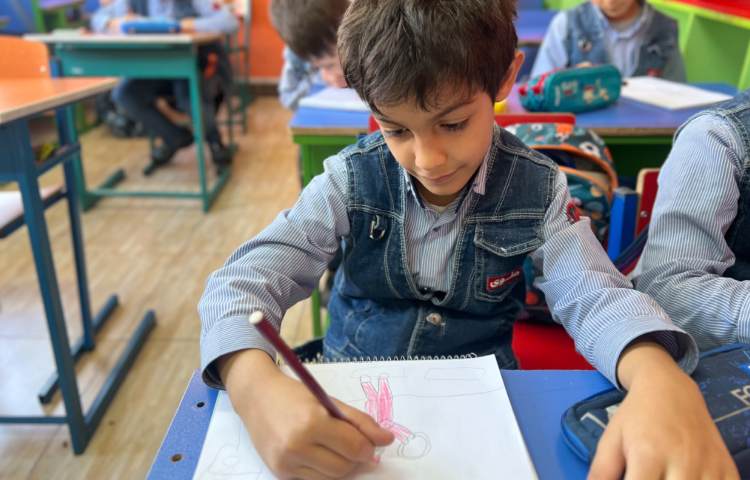 حاجی فیروز درخیابان 6