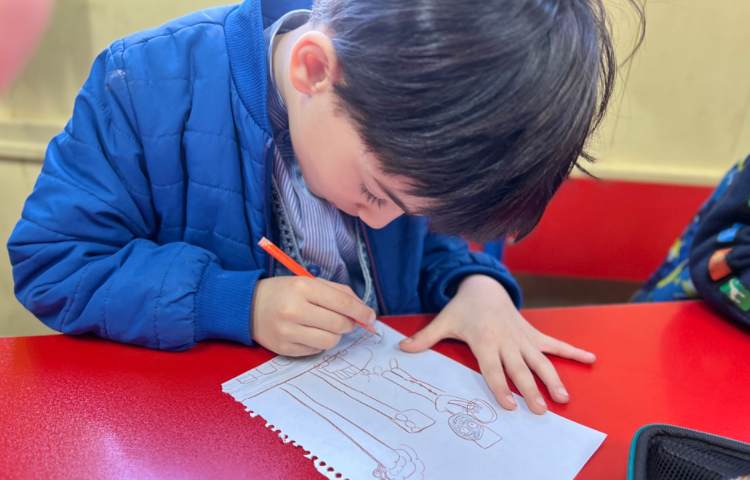 حاجی فیروز درخیابان 9