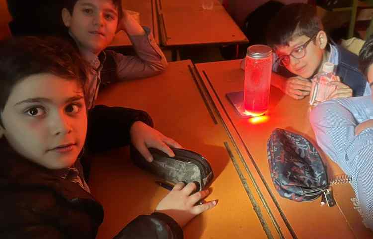 حباب های درخشان هفته ملی علوم 8