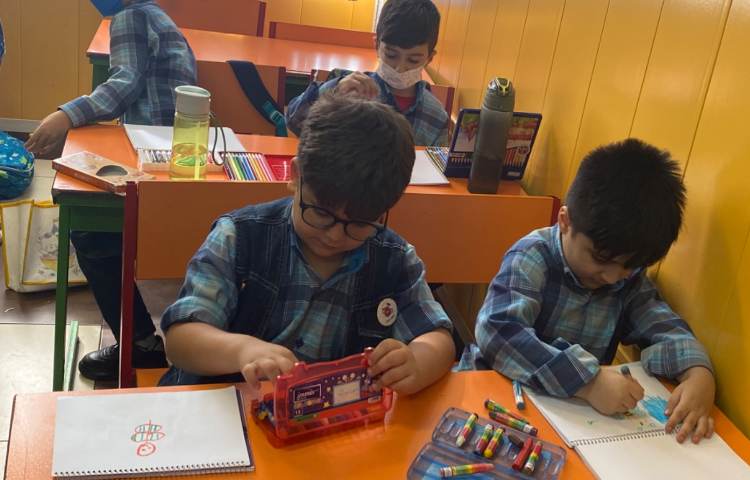 :حرف ا غیر اول با کشیدن نقاشی پروانه، کلاس توت فرنگی 1