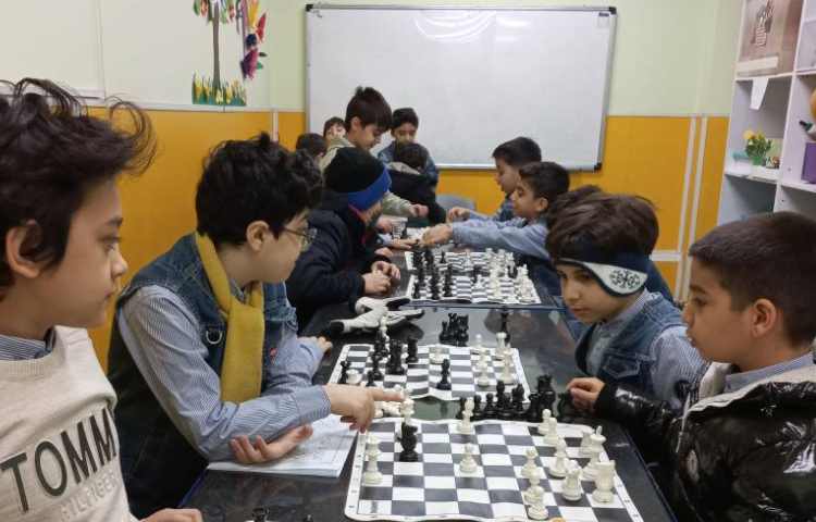 حرکت های مفید برای بالا بردن سطح مهره های سفید جهت کسب امتیاز بیشتر در بازی