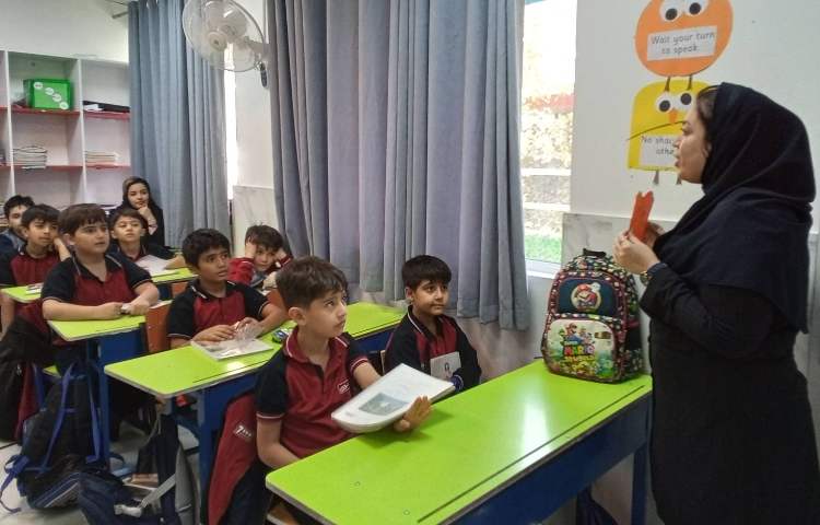 حضور بازرس آموزشی دفتر مرکزی در دبستان 1