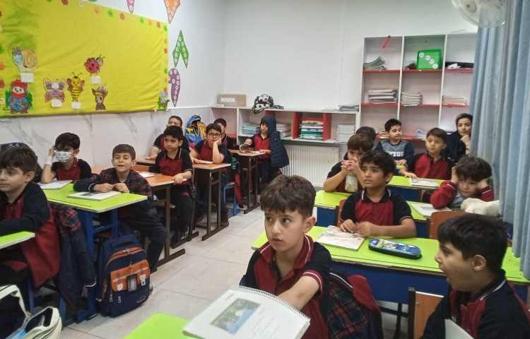 حضور بازرس آموزشی دفتر مرکزی در دبستان