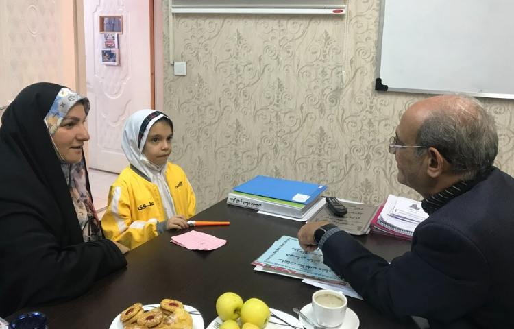 حضور بازرس محترم آموزش و پرورش شهر تهران و بازدید از امور مدرسه 3