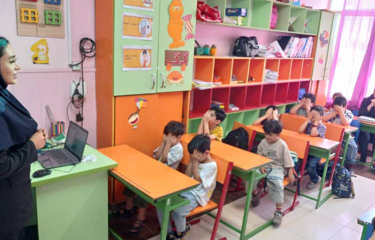 حضور بازرس محترم دفتر مرکزی علوی و بازدید از روند آموزش کلاس‌های پایه 3