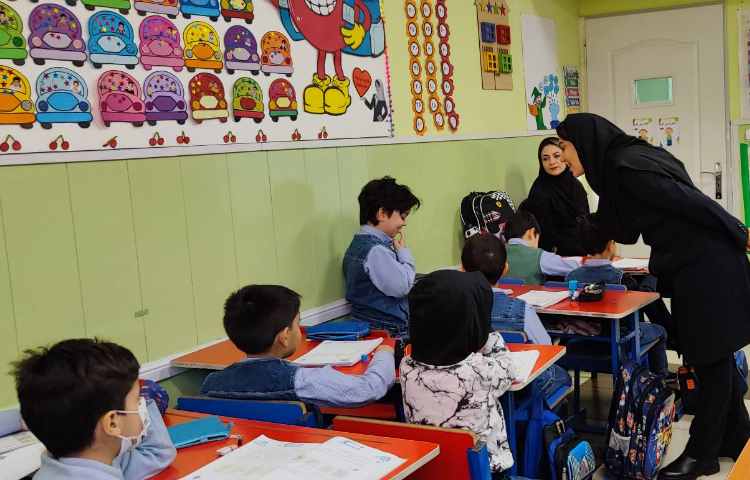 حضور بازرس محترم دفتر مرکز سرکار خانم عطاالهی و بررسی روند آموزش 1