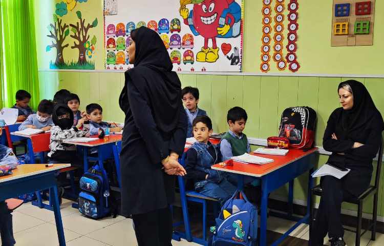 حضور بازرس محترم دفتر مرکز سرکار خانم عطاالهی و بررسی روند آموزش 2