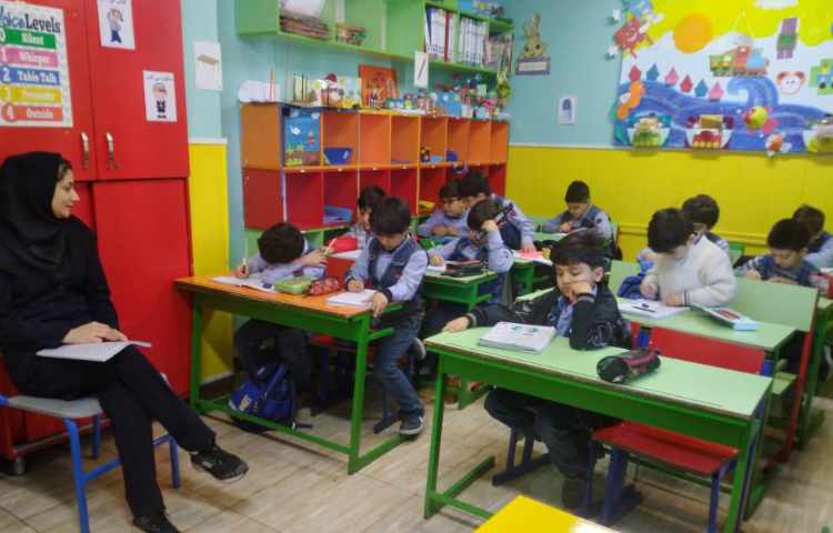 حضور بازرس محترم دفتر مرکز سرکار خانم عطاالهی و بررسی روند آموزش 5