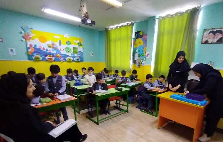 حضور بازرس محترم دفتر مرکز سرکار خانم عطاالهی و بررسی روند آموزش 6