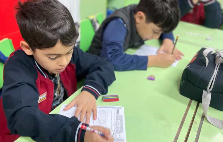 حضور بازرس محترم مرکز و ارزیابی دانش آموزان 7