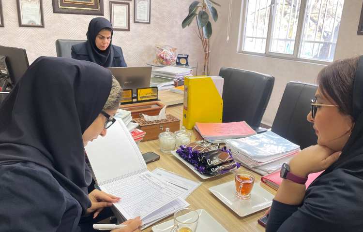 حضور بازرس محترم مرکز و بازدید از فعالیت‌های زبان 3