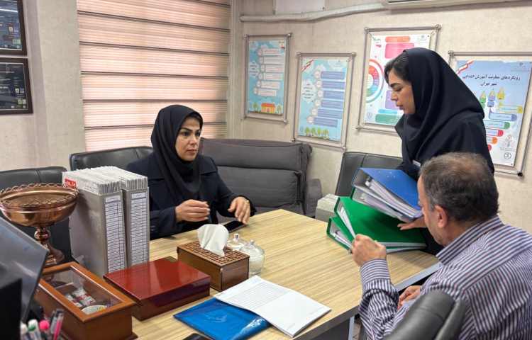 حضور بازرس محترم واحد ارزیابی عملکرد موسسه 3