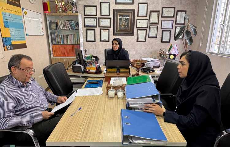 حضور بازرس محترم واحد ارزیابی عملکرد موسسه 4