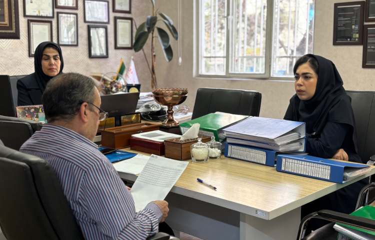 حضور بازرس محترم واحد ارزیابی عملکرد موسسه 5