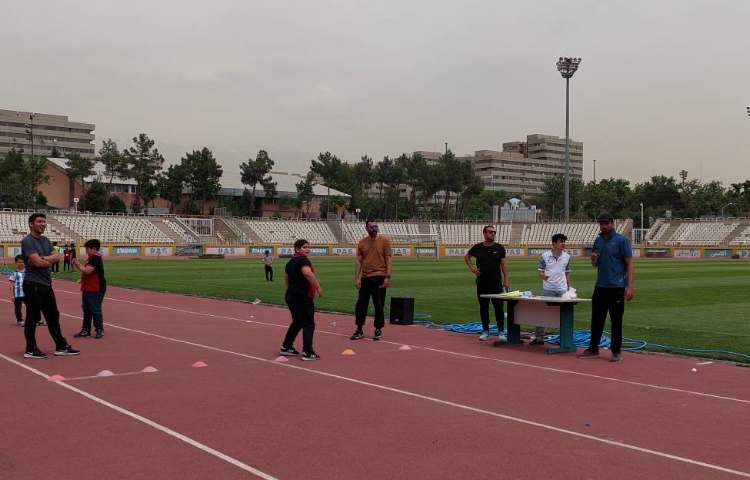 حضور دانش آموزان در مسابقات دومیدانی بین شعب علوی 2