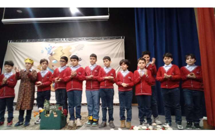 حضور دانش آموزان در مسابقات فرهنگی و هنری منطقه 5