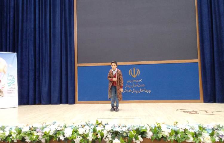 حضور دانش آموزان در مسابقات نقالی و قصه گویی منطقه ای 2