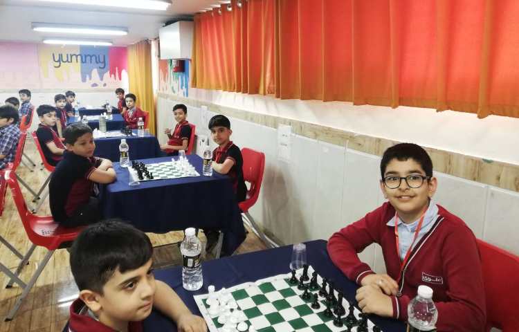 حضور دانش آموزان در مسابقات ورزشی بین شعب علوی 12