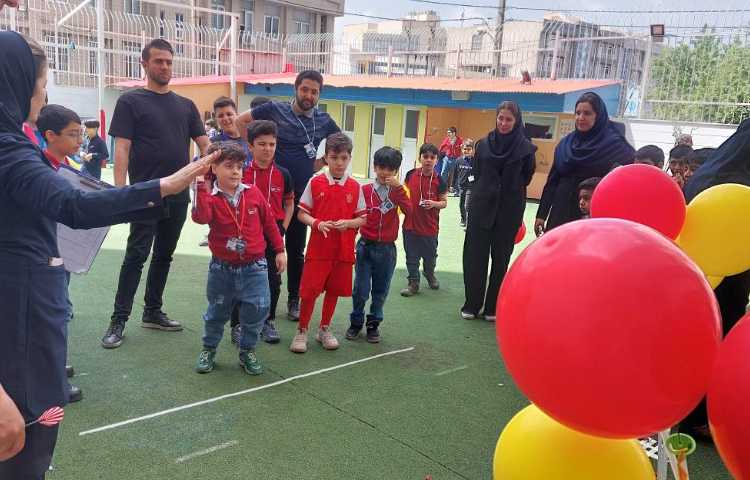 حضور دانش آموزان در مسابقات ورزشی بین شعب علوی 6