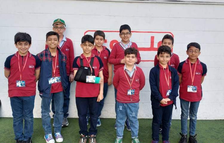 حضور دانش آموزان در مسابقات ورزشی بین شعب علوی 8