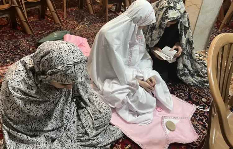 حضور دانش آموزان در مسجد 2