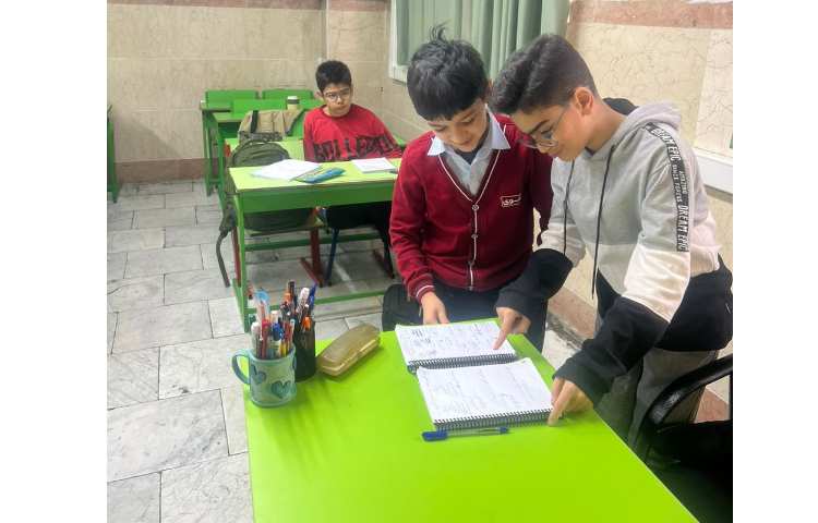 حضور دانش آموزان در کلاس های ریاضی روز پنج شنبه 4 بهمن 2