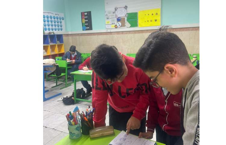 حضور دانش آموزان در کلاس های ریاضی روز پنج شنبه 4 بهمن 3