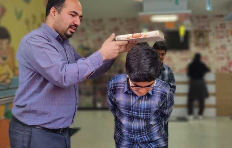 حضور دانش آموزان منتخب دبستان علوی جهت مسابقه مشاعره منطقه 5 آموزش و پرورش 1