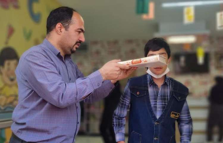 حضور دانش آموزان منتخب دبستان علوی جهت مسابقه مشاعره منطقه 5 آموزش و پرورش 2