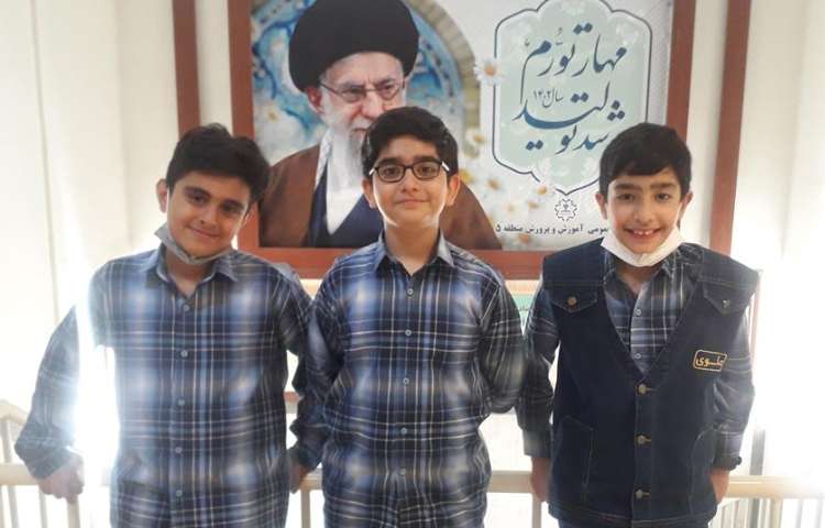 حضور دانش آموزان منتخب دبستان علوی جهت مسابقه مشاعره منطقه 5 آموزش و پرورش 3