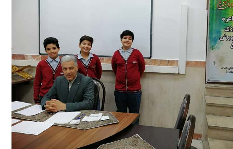 حضور دانش آموزان منتخب مشاعره در مسابقات منطقه 5 آموزش و پرورش 2