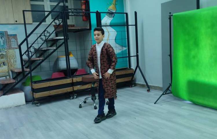 حضور دانش آموز منتخب دبستان در مرحله ی استانی مسابقات نقالی 3