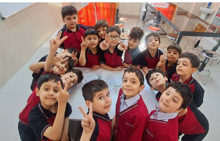 حضور در فضای آزمایشگاه و انجام آزمایش 6