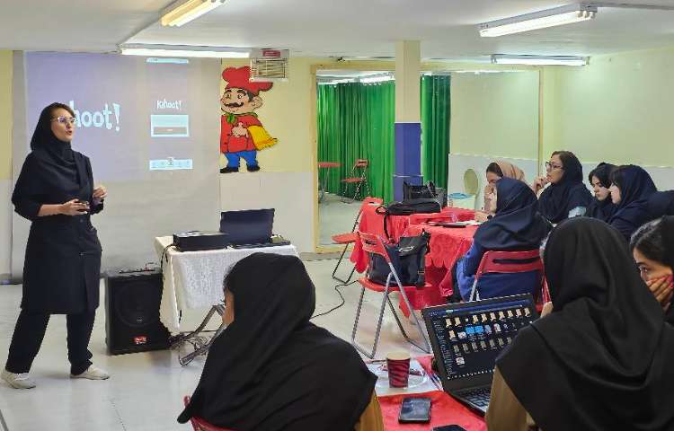 حضور سرکار خانم حبیبی به عنوان مدرس کارگاه های تخصصی CPD ( دوره تربیت مدرسین زبان) 1