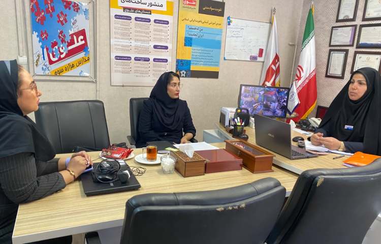 : حضور سرکار خانم صانعی/ بازرس محترم دپارتمان زبان موسسه 4