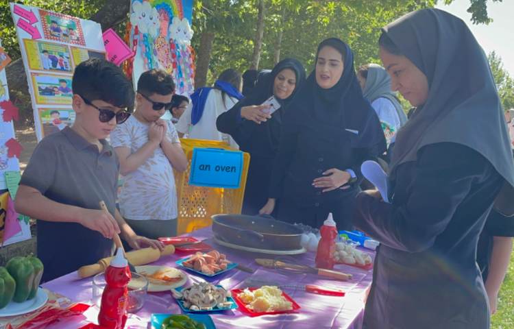 : حضور سرکار خانم صوفی مدیر آموزش دبستان های موسسه علوی 3