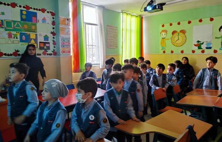 حضور سرکار خانم فیاض و سرکار خانم صانعی/ بازرسین محترم دپارتمان زبان موسسه علوی