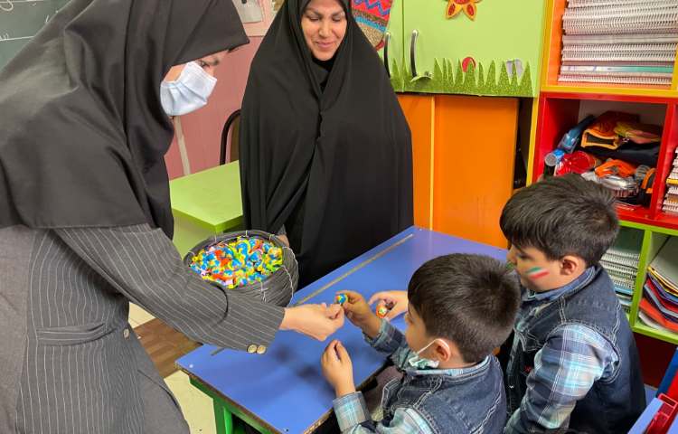 :حضور مدیر و معاون آموزشی در کلاس های اول 7