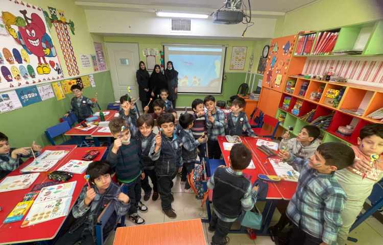 :حضور مدیر و معاون آموزشی در کلاس های اول 8