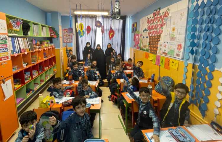 :حضور مدیر و معاون آموزشی در کلاس های اول 9