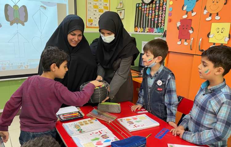 :حضور مدیر و معاون آموزشی در کلاس های اول