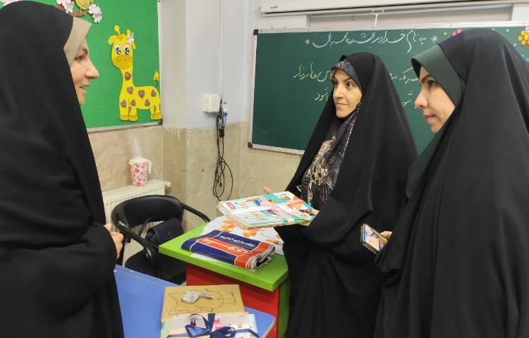 حضور مسئولین آموزش و پرورش منطقه 13 3