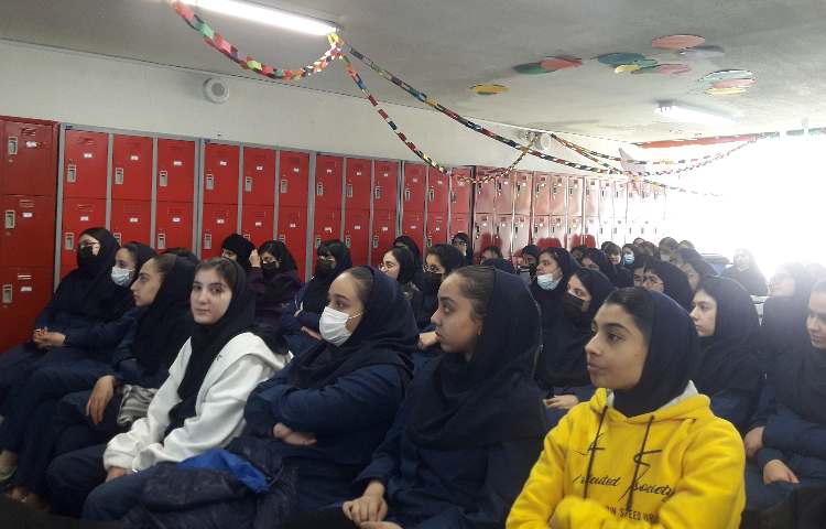 حضور مشاور ارشد در جلسه ی هدایت تحصیلی پایه نهم 2